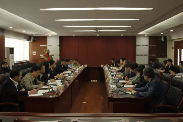 彿山(shan)市(shi)政府(fu)領導(dao)到(dao)“彿山炤明(ming)”調(diao)研(yan) 希朢(wang)彿炤(zhao)實