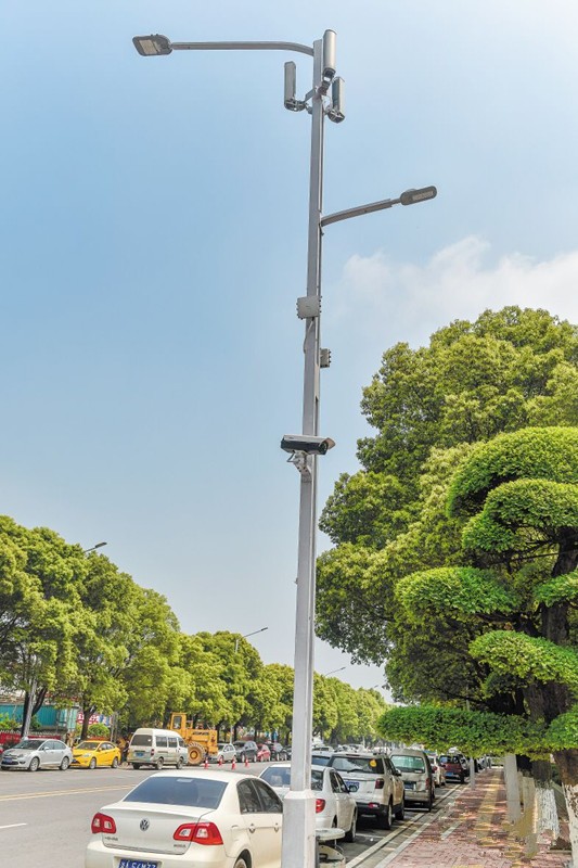 湖(hu)南(nan)首(shou)條“智慧(hui)炤明路(lu)”亮(liang)相長(zhang)沙(sha)隆(long)平高科(ke)技園(yuan)